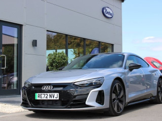 audi-rs-e-tron-gt-quattro-598hp-electric-luxury-sedan