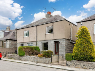 bedroom-furnished-house-with-master-en-suite-city-centre-usa-3